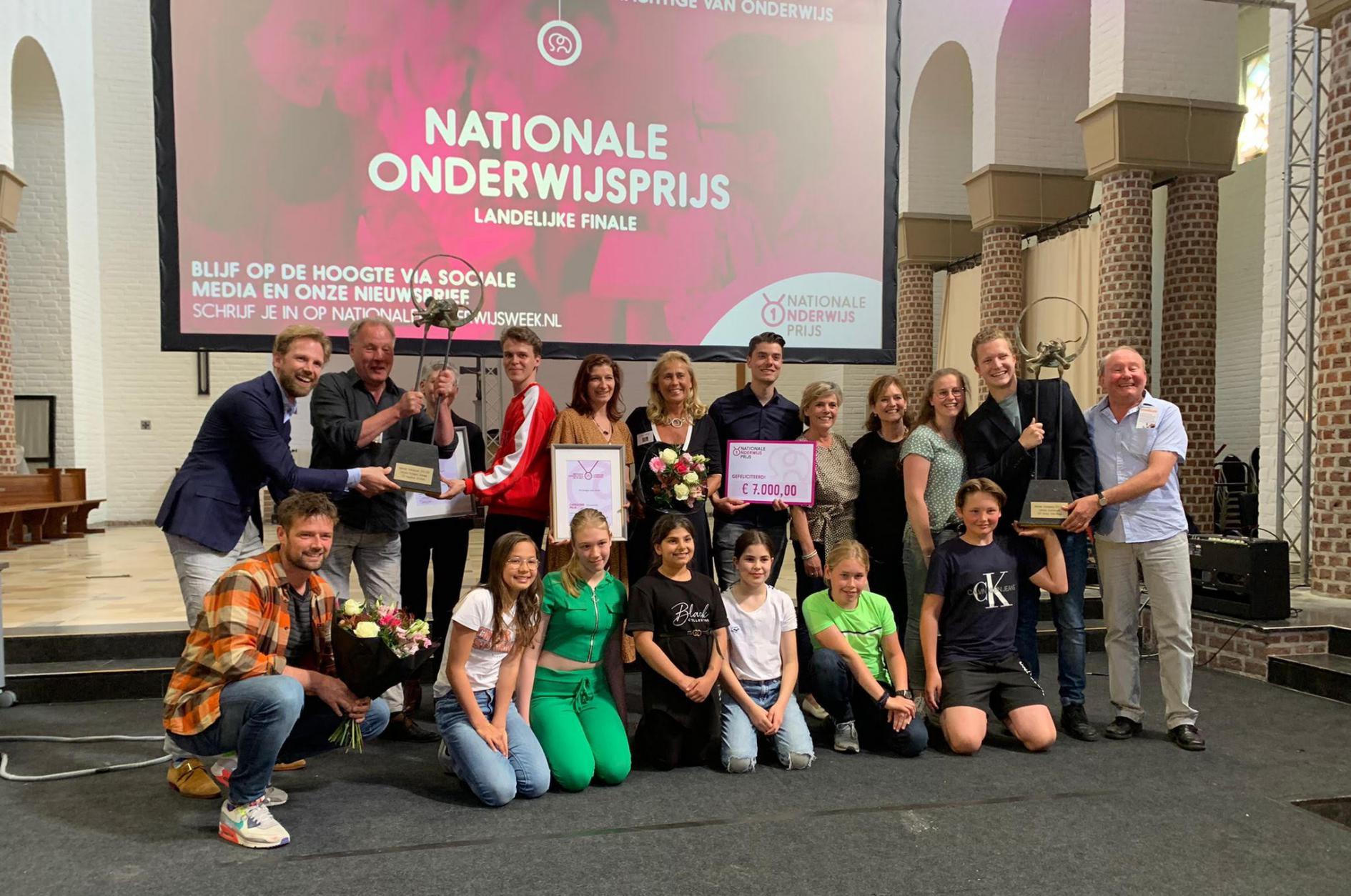 Foto winnaars onderwijsprijs 2022