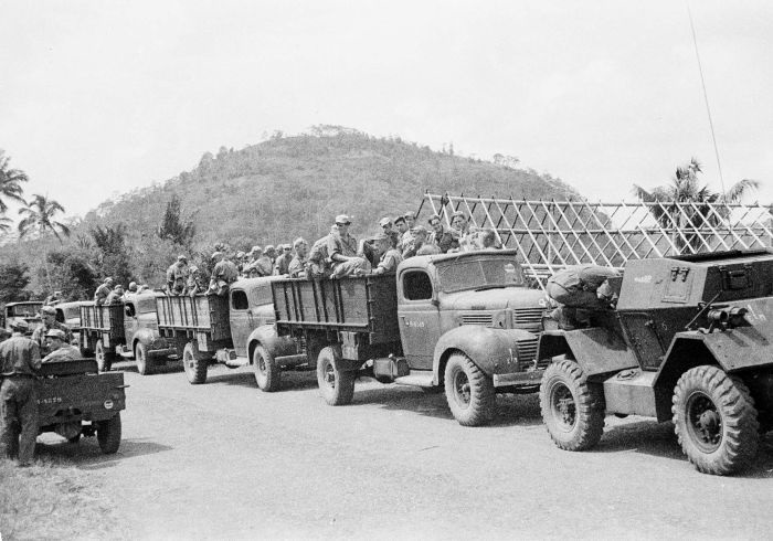 COLLECTIE TROPENMUSEUM Militaire kolonne tijdens de eerste politionele actie T Mnr 10029135