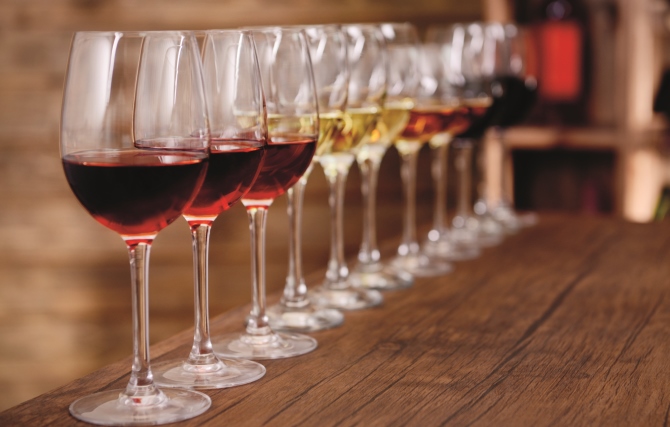 Sh wijnglazen CREDITS Shutterstock