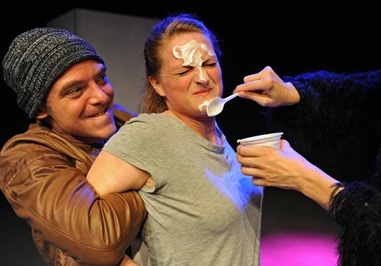 Theatergroep PlayBack speelt Like 1 verkleind