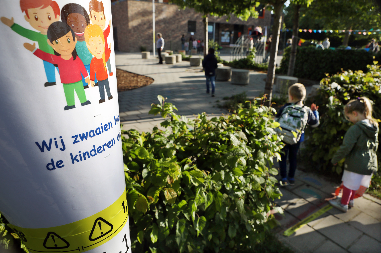 Uitzwaaien corona C Stijn Rademaker