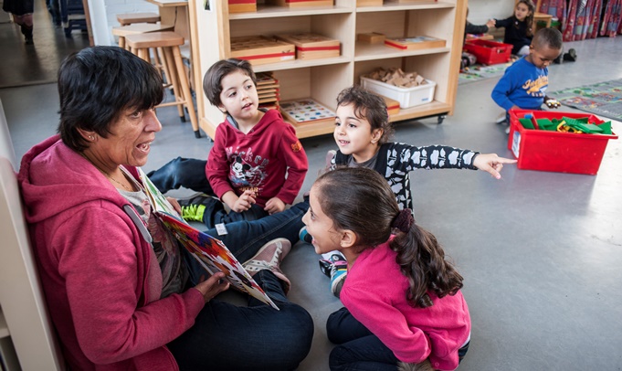 HTP meester leest voor