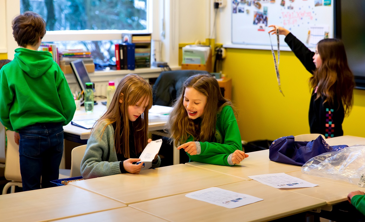 Leerlingen po samenwerken C ANP Bart Hoogveld
