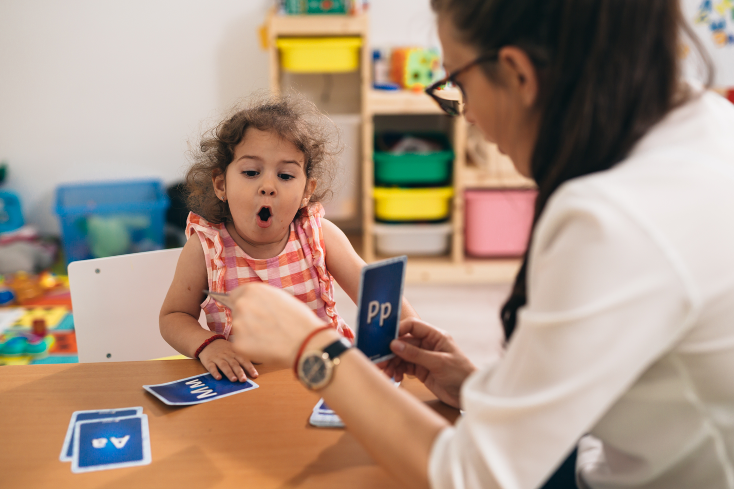 C shutterstock 2167323023 kleuter letters leren