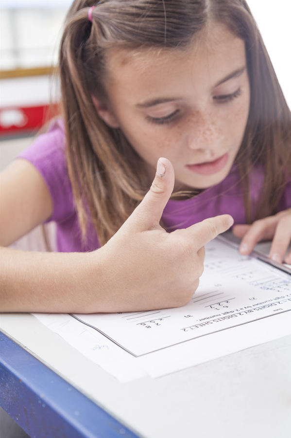 C shutterstock 303704528 meisje rekenen wiskunde tellen