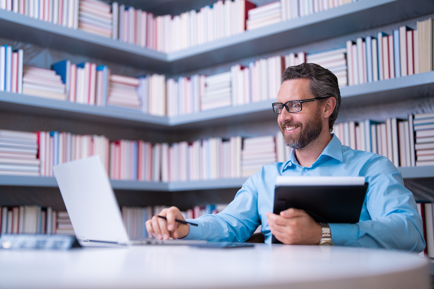 Shutterstock 2503192059